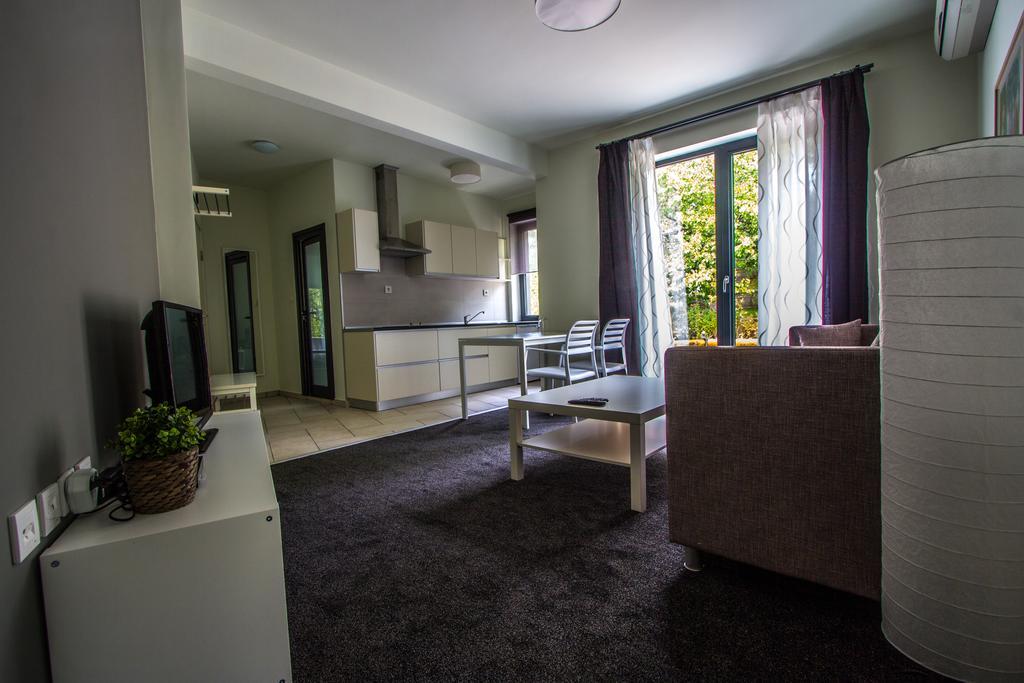 Family Hotel Friends Villa Enchets Номер фото