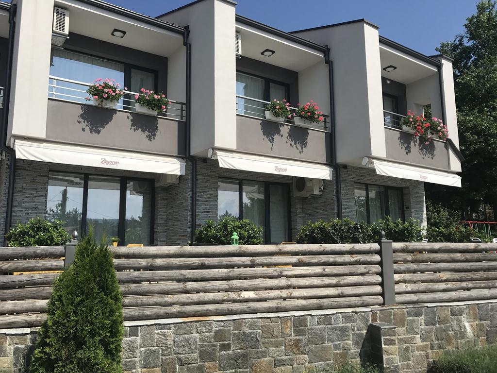 Family Hotel Friends Villa Enchets Экстерьер фото
