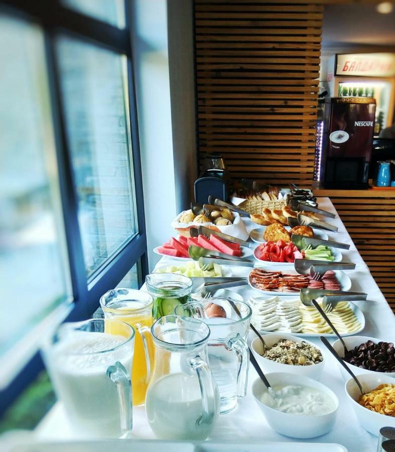 Family Hotel Friends Villa Enchets Экстерьер фото
